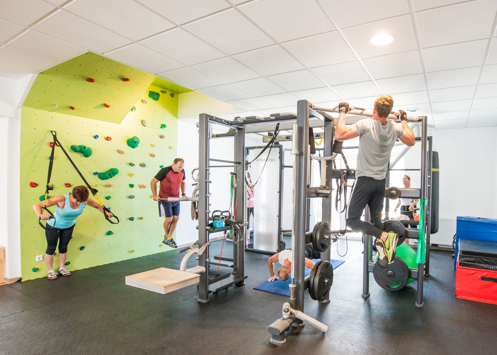 Krafttraining Freihantelbereich Happy Fitness Gundelsheim